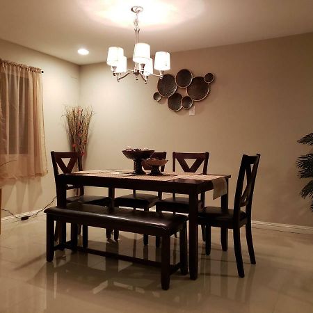 Beautiful 3 Bed/2 Bath Cozy Get Away Home Лас Вегас Екстериор снимка
