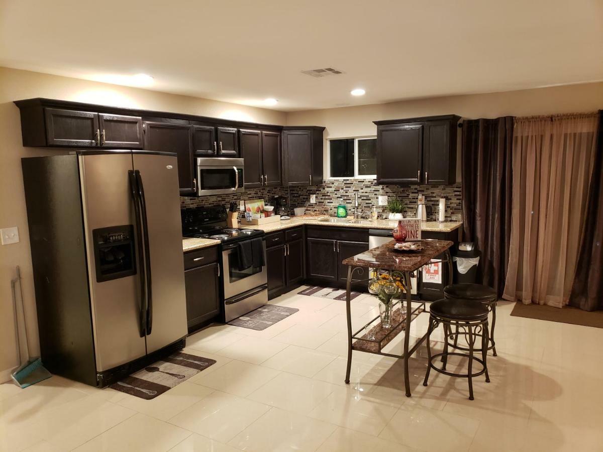 Beautiful 3 Bed/2 Bath Cozy Get Away Home Лас Вегас Екстериор снимка