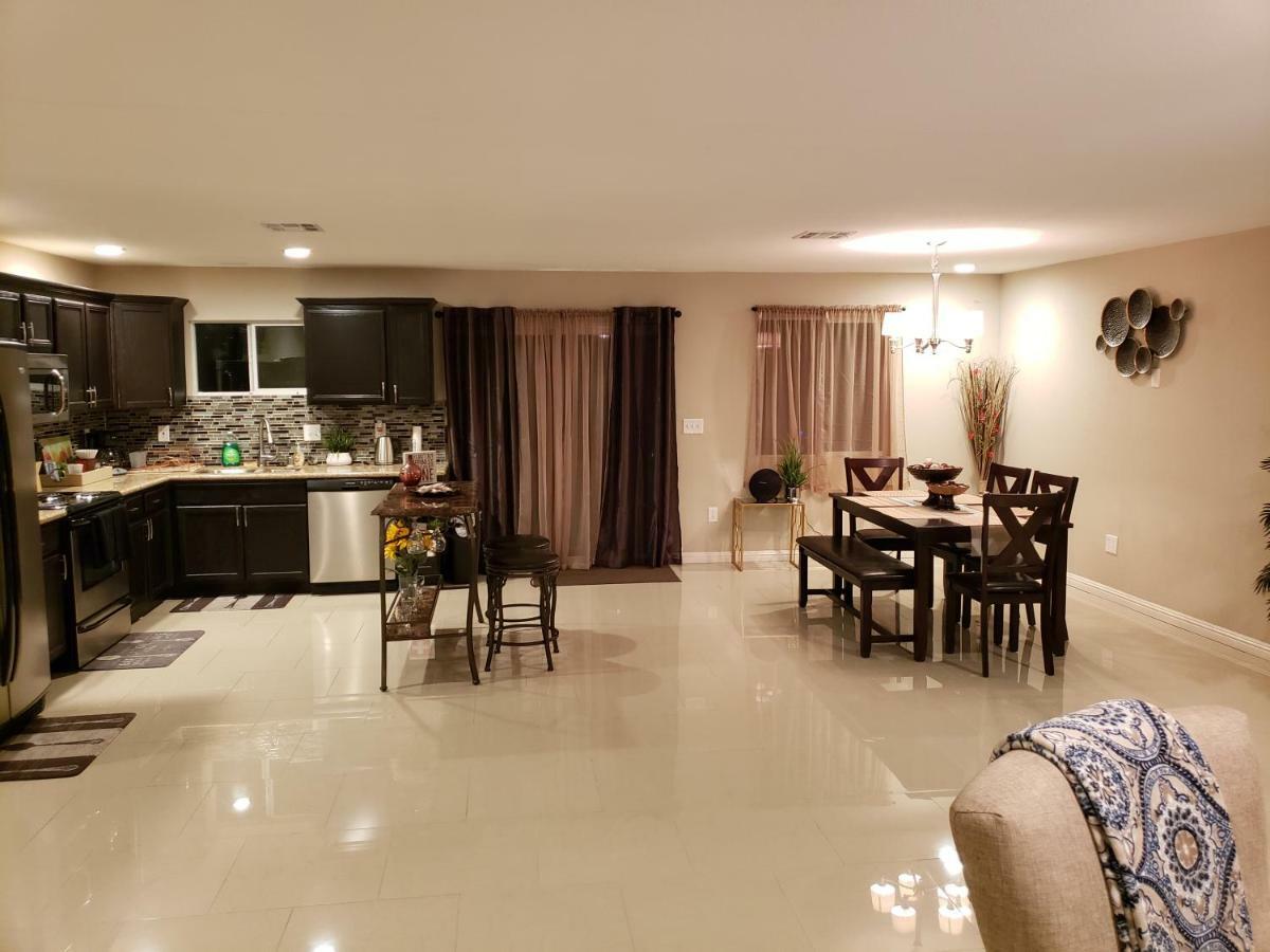 Beautiful 3 Bed/2 Bath Cozy Get Away Home Лас Вегас Екстериор снимка