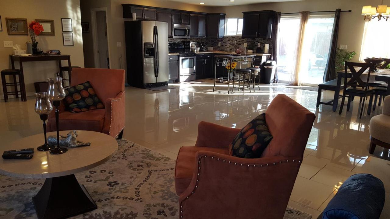 Beautiful 3 Bed/2 Bath Cozy Get Away Home Лас Вегас Екстериор снимка
