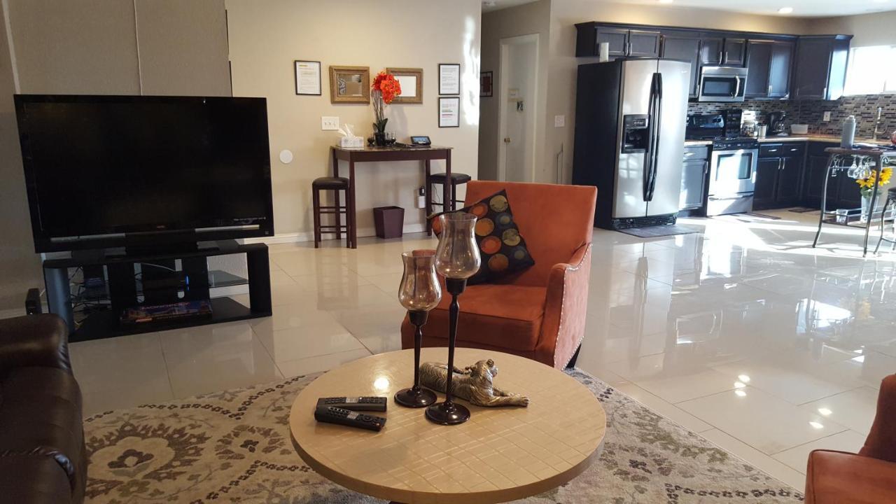 Beautiful 3 Bed/2 Bath Cozy Get Away Home Лас Вегас Екстериор снимка